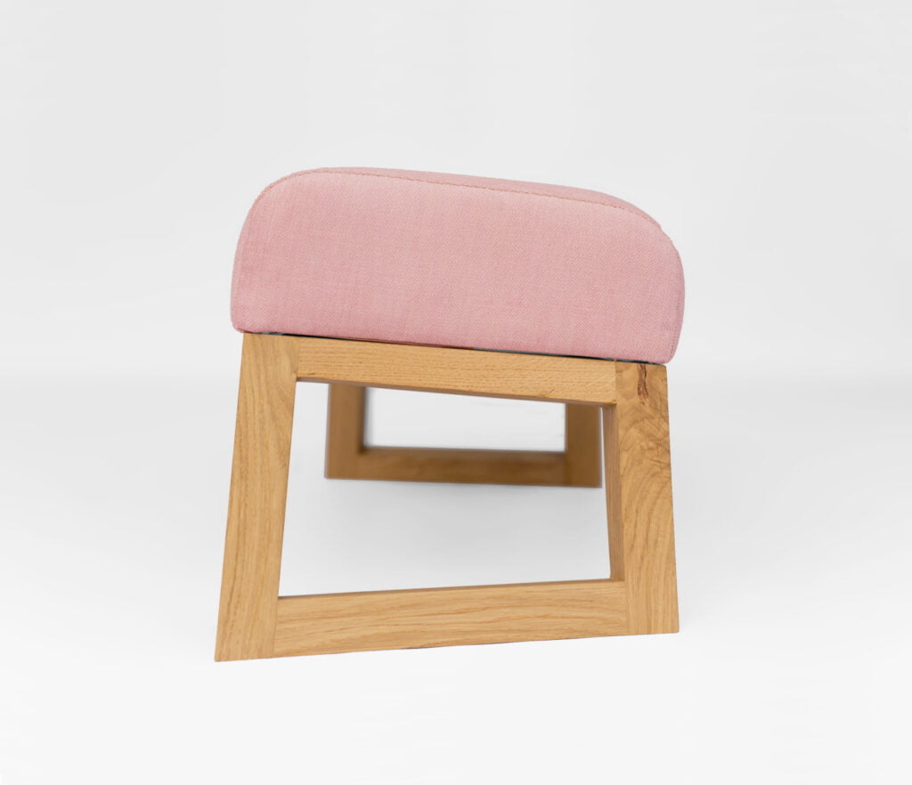 podnózek do fotela Lord, różowy fotel do salonu, polski design