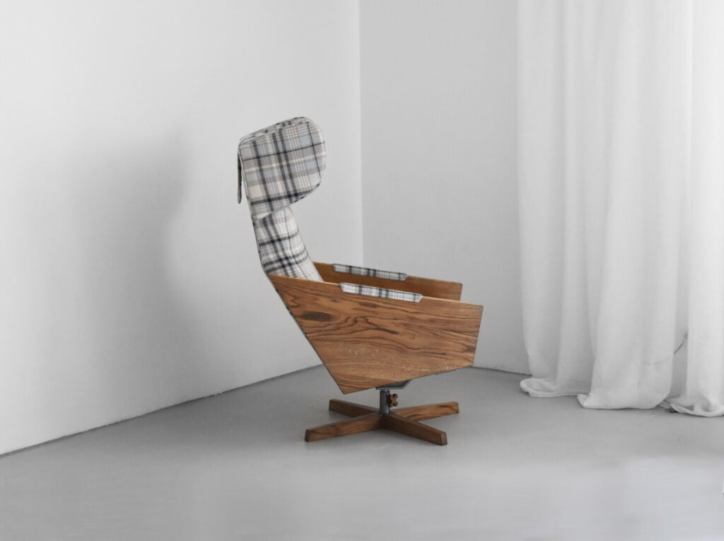 nowoczesny fotel, fotel w kratę , fotel obrotowy , checkered armchair, swiel armchair, modern armchair, upholstery furniture