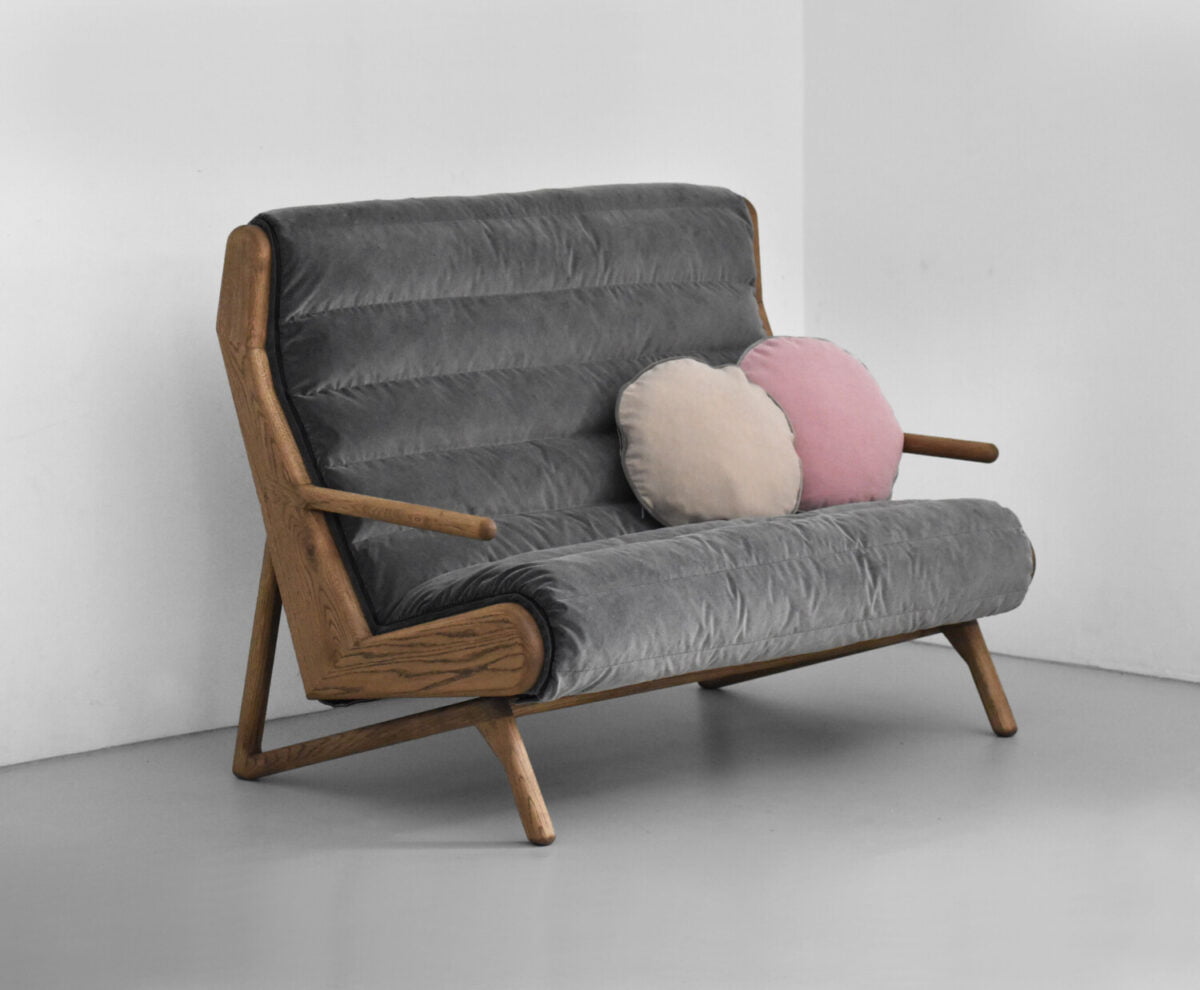 pikowaną sofa wypoczynkowa w skandynawskim stylu, miękka sofa z drewna dębowego wypełniona puchem