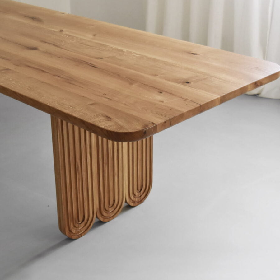 dębowy stół do jadalni, stół w stylu skandynawskim minimalistycznym , piękny drewniany stół, oka table