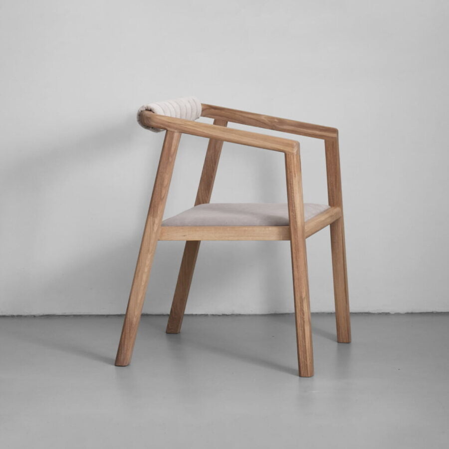 krzesło z litego drewna dębowego