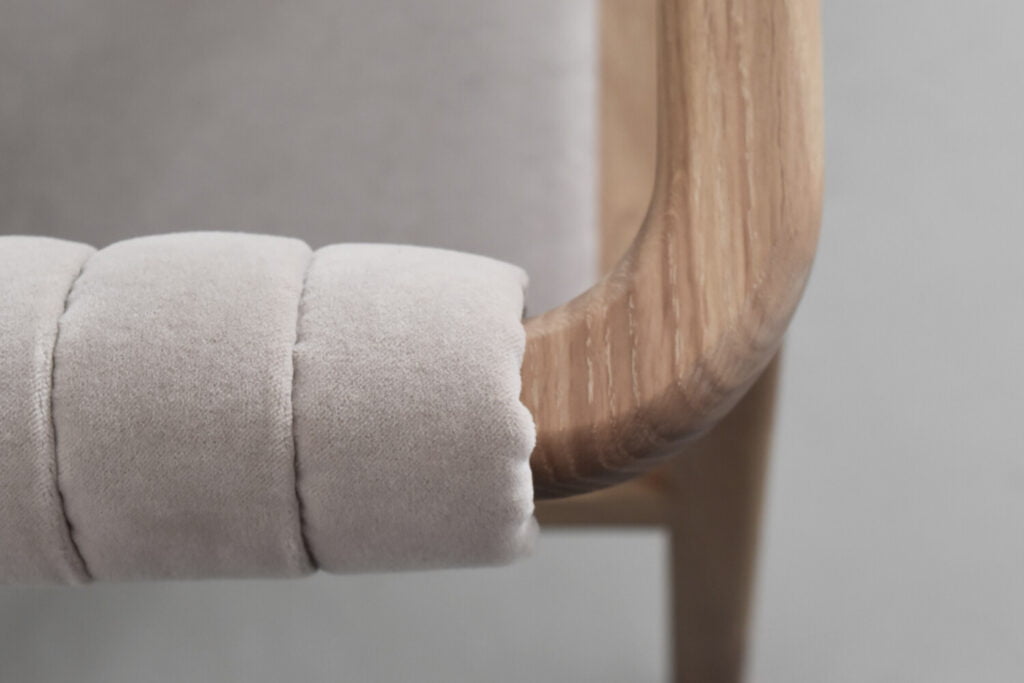 nowoczesne krzesło dębowe detal